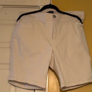 Women’s 18w regular jean shorts